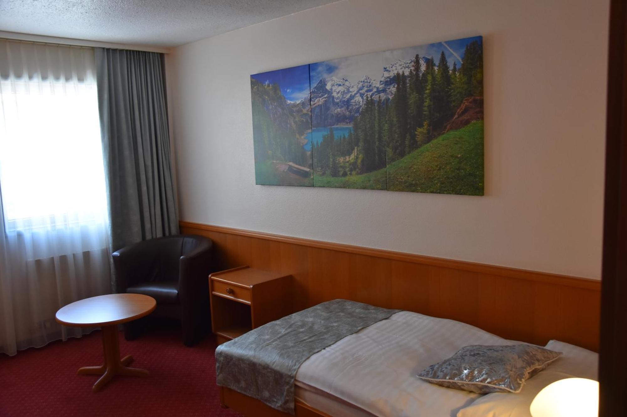 Hotel Des Trois Rois Le Locle Bagian luar foto